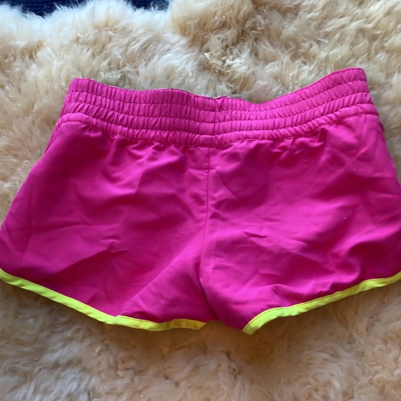 Women’s size small reversible zebra & pink short shorts - Picture 5 of 7